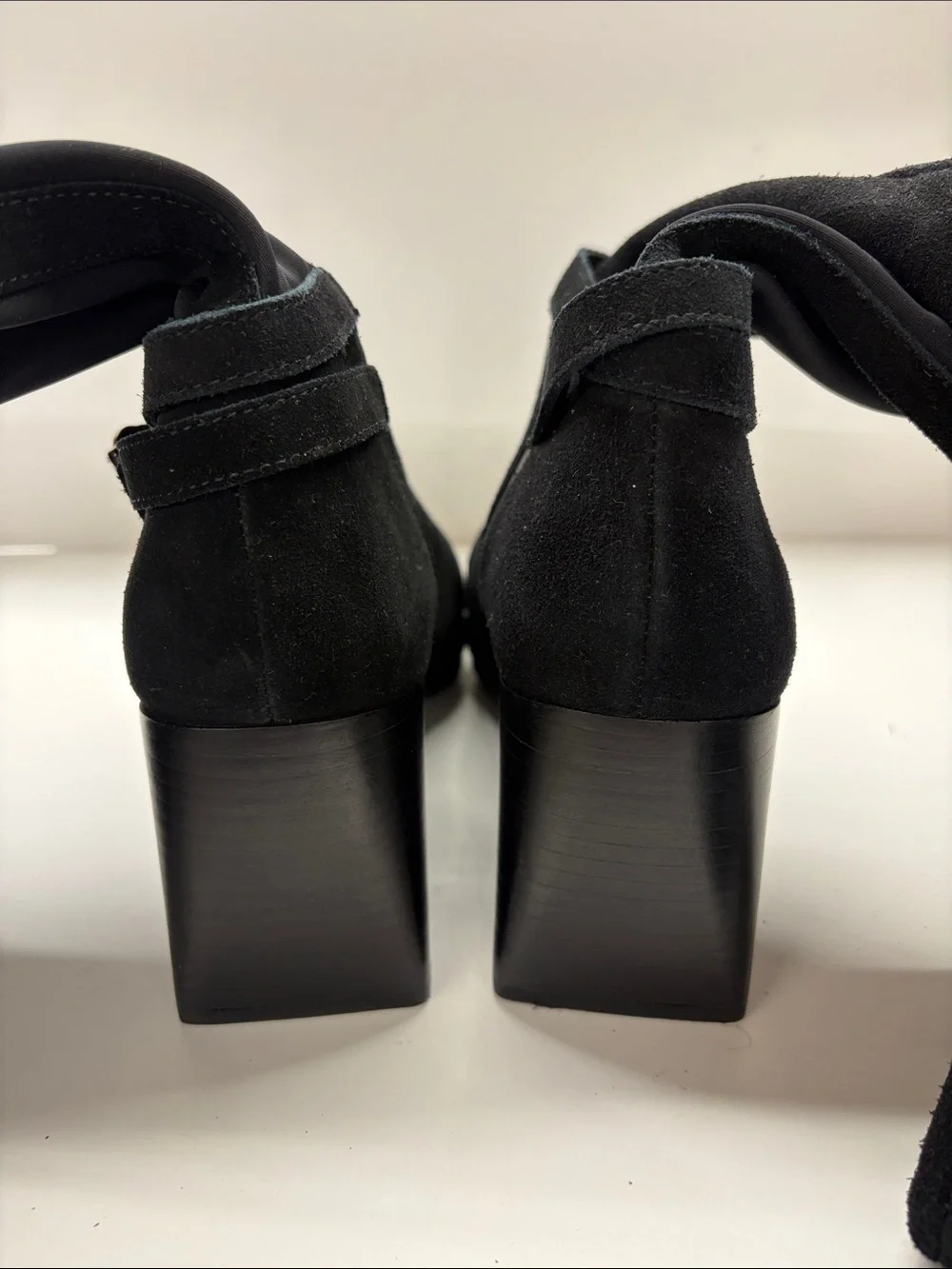 Like New Blondo Suede Boots Women’s Size 9